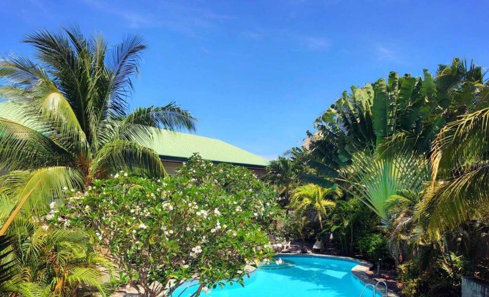 Alona Swiss Resort 3*